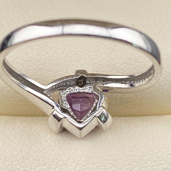 Vtg. 14K White Gold FP Friedman's Inc. 0.75 ct Amethyst & 3 Diamond Ring Sz. 7 - Picture 11 of 15